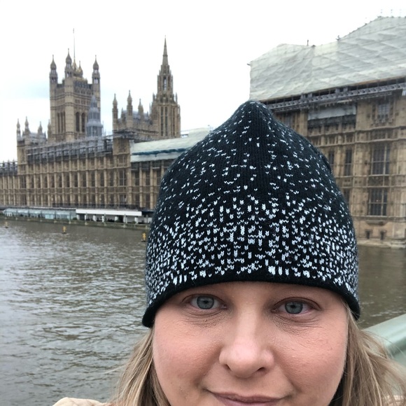 Meet your Posher, Bess - Picture 2 of 7